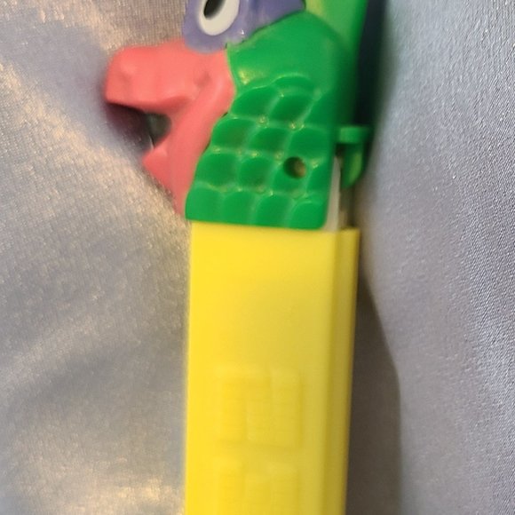 PEZ Dinosaur Dispenser - Picture 3 of 4